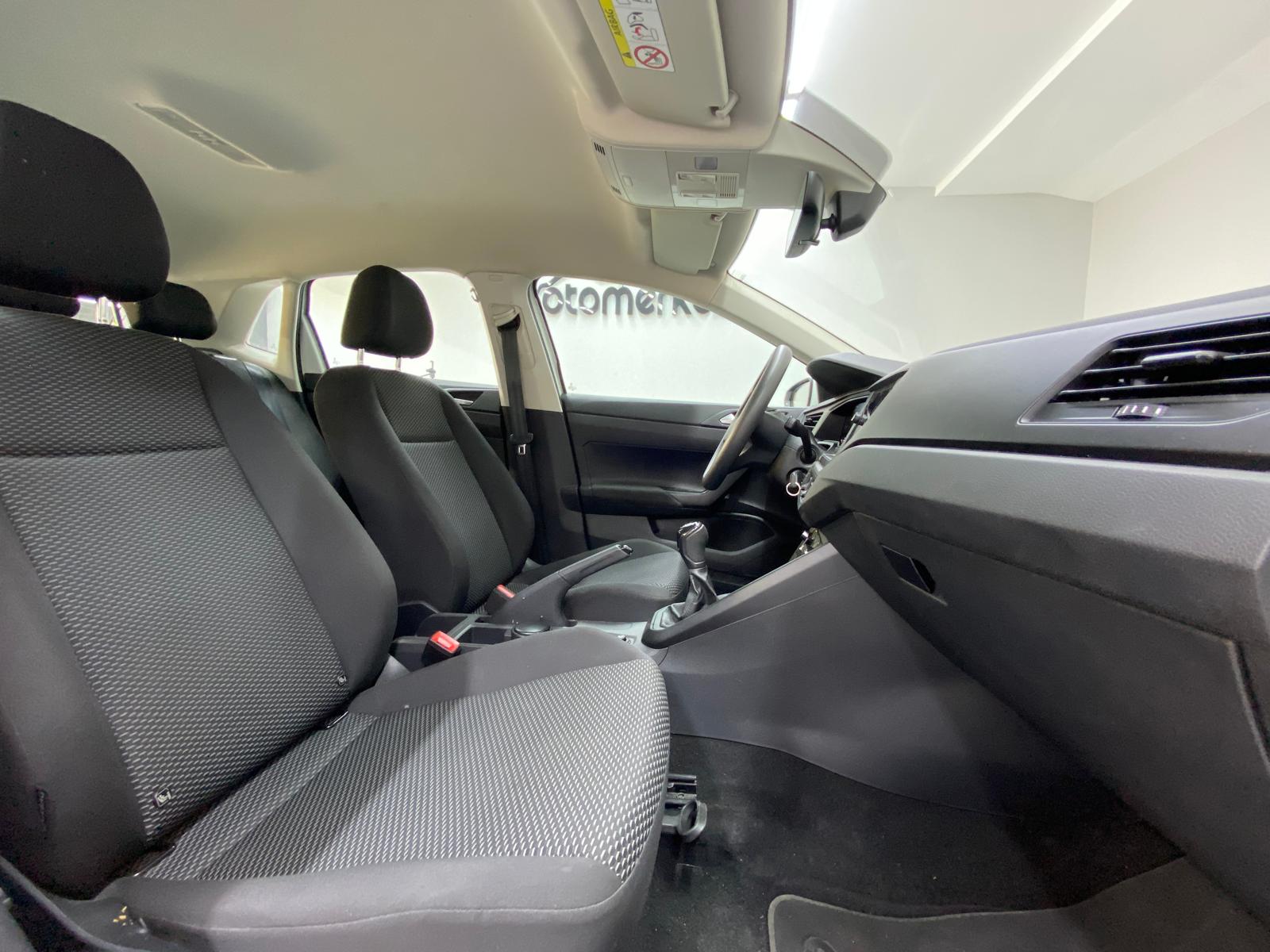 VOLKSWAGEN POLO 23